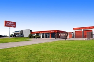 Public Storage - Fort Worth - 8400 Camp Bowie West Blvd - Photo 1