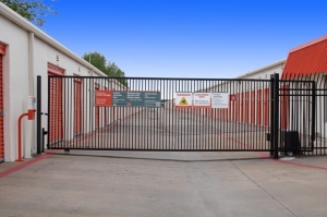 Public Storage - Richardson - 1100 North Central Expressway - Photo 4
