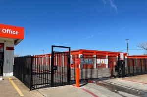 Public Storage - Arlington - 100 N Collins #101 - Photo 4