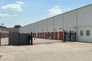 Public Storage - Houston - 9223 Long Point - Photo 4