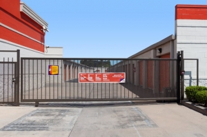 Public Storage - Houston - 11900 Katy Freeway Picture of Public Storage - Houston - 11900 Katy Freeway