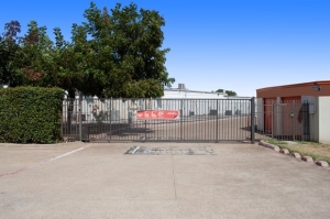 Public Storage - Arlington - 2531 South Cooper Street - Photo 4