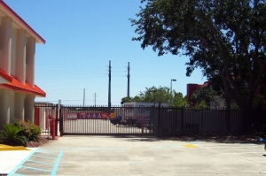 Public Storage - Orlando - 6040 Lakehurst Dr - Photo 4