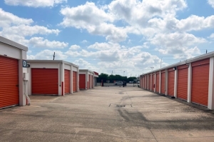 Public Storage - Houston - 6502 Highway 6 South - Photo 2