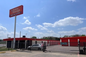 Public Storage - Dallas - 1605 Vilbig Road - Photo 1