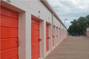 Public Storage - Irving - 1212 E Airport Freeway - Photo 2