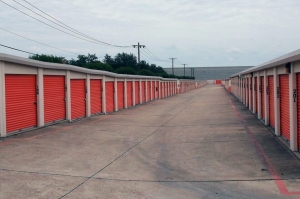 Public Storage - Grand Prairie - 2909 S State Highway 360 - Photo 2