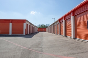 Public Storage - Fort Worth - 5204 McCart Ave - Photo 2