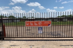 Public Storage - Houston - 5151 S Shaver Street - Photo 4