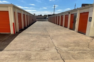 Public Storage - Houston - 6456 Highway 6 North - Photo 2