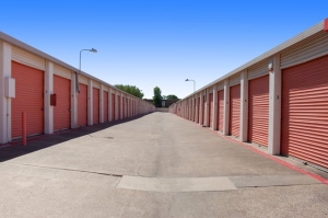 Public Storage - Irving - 3501 Country Club Road North - Photo 2