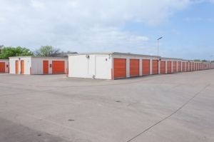 Public Storage - Dallas - 10540 Walnut Street - Photo 2