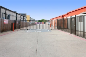 Public Storage - Dallas - 10540 Walnut Street