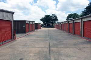 Public Storage - Round Rock - 1517 Round Rock Ave - Photo 2