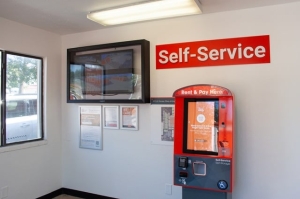 Public Storage - Arlington - 3216 E Pioneer Pkwy - Photo 3