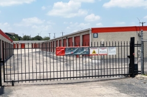 Public Storage - Universal City - 31 Meadowland - Photo 4