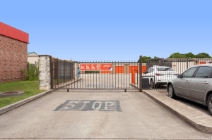 Public Storage - Austin - 9814 West Gate Blvd - Photo 4