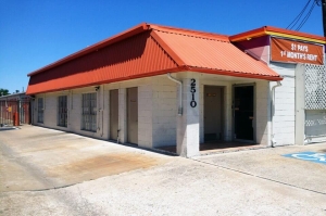 Public Storage - Houston - 2510 Cypress Creek Pkwy - Photo 1