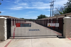 Public Storage - Helotes - 12260 Bandera Road - Photo 4