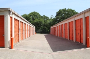 Public Storage - Irving - 100 N MacArthur Blvd - Photo 2