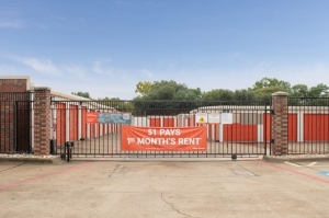 Public Storage - Dallas - 11216 E Northwest Hwy - Photo 4