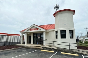 Public Storage - San Antonio - 10652 N Interstate Highway 35