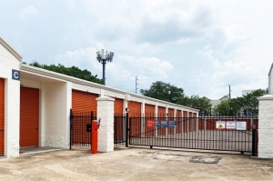 Public Storage - Houston - 2006 Westheimer Rd - Photo 4