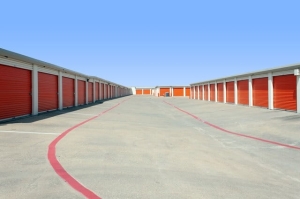 Public Storage - Lancaster - 1525 W Pleasant Run Road - Photo 2
