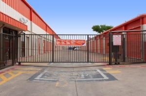 Public Storage - Garland - 406 S Plano Road - Photo 4