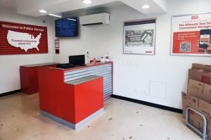 Public Storage - San Antonio - 2550 Thousand Oaks Dr - Photo 3