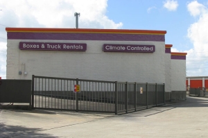 Public Storage - Houston - 4121 Greenbriar St - Photo 1