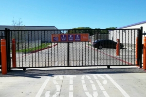 Public Storage - Georgetown - 2300 S Interstate 35 - Photo 4