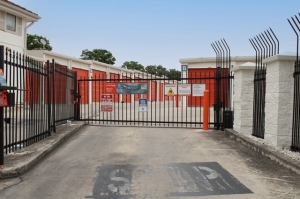 Public Storage - San Antonio - 7234 Blanco Road - Photo 4
