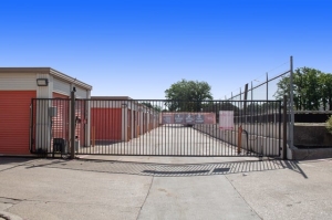 Public Storage - Irving - 1210 N Belt Line Road - Photo 4