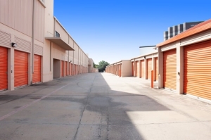 Public Storage - Dallas - 7568 Greenville Ave - Photo 2