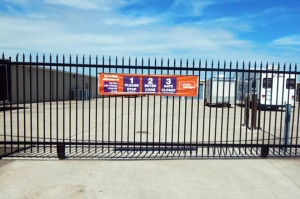 Public Storage - League City - 3730 Columbia Memorial Pkwy - Photo 4