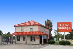Public Storage - Houston - 15145 Ella Blvd - Photo 1