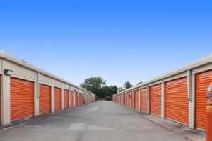 Public Storage - Houston - 15145 Ella Blvd - Photo 2