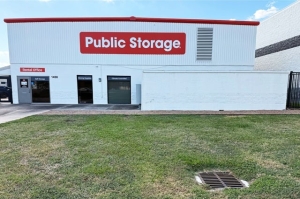 Public Storage - Conroe - 1450 I 45 South - Photo 1