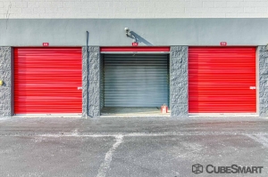 CubeSmart Self Storage - Orlando - 7400 Colonial Dr. - Photo 9