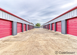 CubeSmart Self Storage - College Station - 219 Manuel Drive - Photo 4