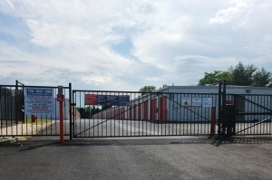 Public Storage - North Brunswick - 1204 How Lane - Photo 4