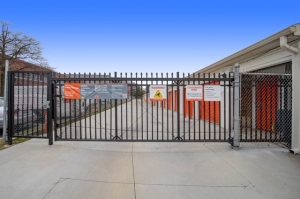 Public Storage - Laurel - 8707 Cherry Lane - Photo 4