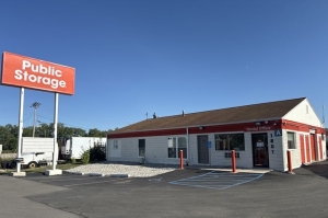 Public Storage - Fort Wayne - 1801 W Coliseum Blvd