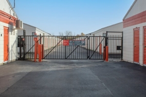 Public Storage - Fort Wayne - 1801 W Coliseum Blvd - Photo 4