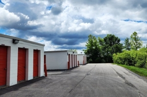 Public Storage - Indianapolis - 5151 Pike Plaza - Photo 2