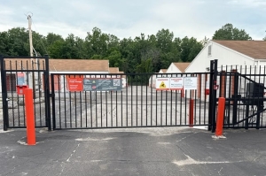 Public Storage - Fort Wayne - 5020 Bluffton Road - Photo 4