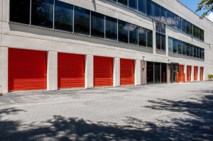 Public Storage - Gaithersburg - 370 Christopher Ave - Photo 2