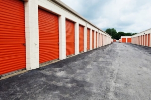Public Storage - Southfield - 19350 W 8 Mile Rd - Photo 2