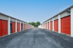 Public Storage - Whitehall - 2977 MacArthur Road - Photo 2